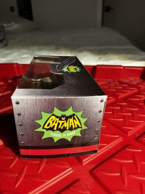Jada Toys Classic TV Series 1966 Batmobile & Batman (98259)