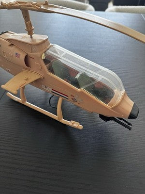 GI-JOE Locust Tan Dragonfly Helicopter Hasbro Pawtucket 1983 Rare. Near Complete