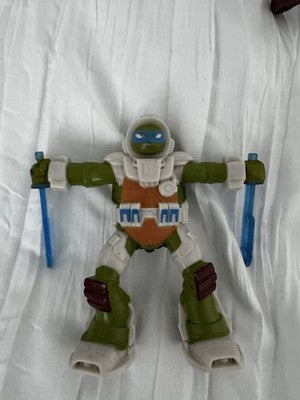 Lot of 8 Teenage Mutant Ninja Turtle Figure, Keno + Scooter, Robotic soldier