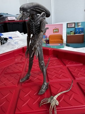 NECA Aliens Alien Warrior Xenomorph 8" Action Figure 2018