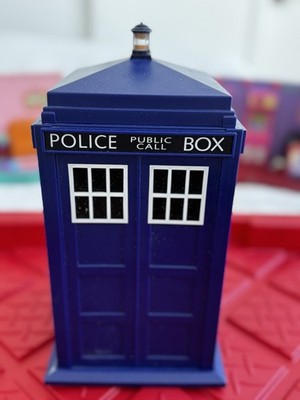 Doctor Who TARDIS Police Public Call Box Light & Sound And Doctor Who 6.5”