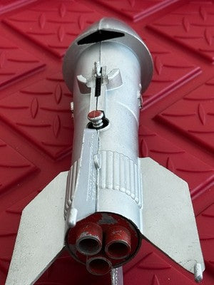 ASTRO ROCKET MECHANICAL BANK 1957 BERZAC CREATION VINTAGE METAL - NO KEY.