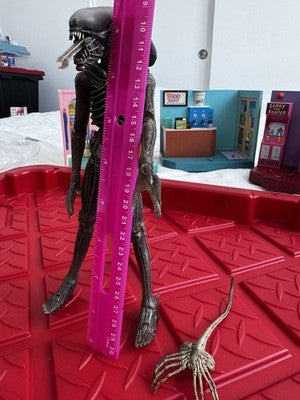 NECA Aliens Alien Warrior Xenomorph 8" Action Figure 2018