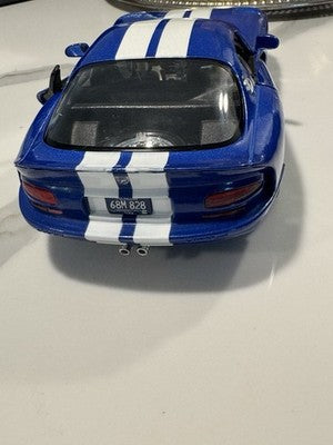 Maisto Dodge Viper GTS Coupe 1/18 Diecast Model Car