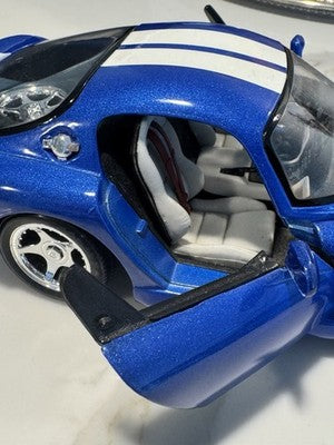 Maisto Dodge Viper GTS Coupe 1/18 Diecast Model Car