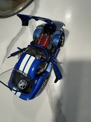 Maisto Dodge Viper GTS Coupe 1/18 Diecast Model Car