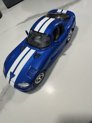 Maisto Dodge Viper GTS Coupe 1/18 Diecast Model Car