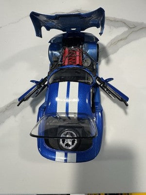 Maisto Dodge Viper GTS Coupe 1/18 Diecast Model Car
