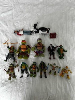 Lot of 8 Teenage Mutant Ninja Turtle Figure, Keno + Scooter, Robotic soldier