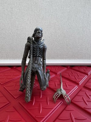 NECA Aliens Alien Warrior Xenomorph 8" Action Figure 2018