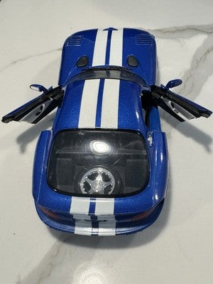 Maisto Dodge Viper GTS Coupe 1/18 Diecast Model Car