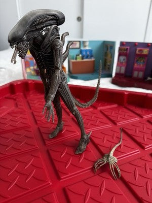 NECA Aliens Alien Warrior Xenomorph 8" Action Figure 2018