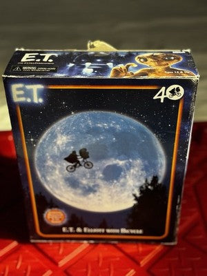 E.T. 40th Anniversary Elliott and E.T. On Bike Deluxe Ultimate 7" Action Figure