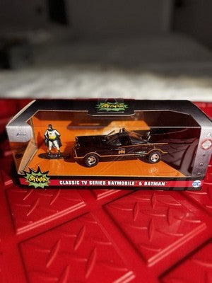 Jada Toys Classic TV Series 1966 Batmobile & Batman (98259)
