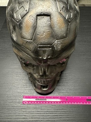 2009 PLAYMATES--TERMINATOR SALVATION T-600--ELECTRONIC VOICE N' VISION No Tested