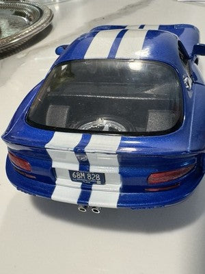 Maisto Dodge Viper GTS Coupe 1/18 Diecast Model Car